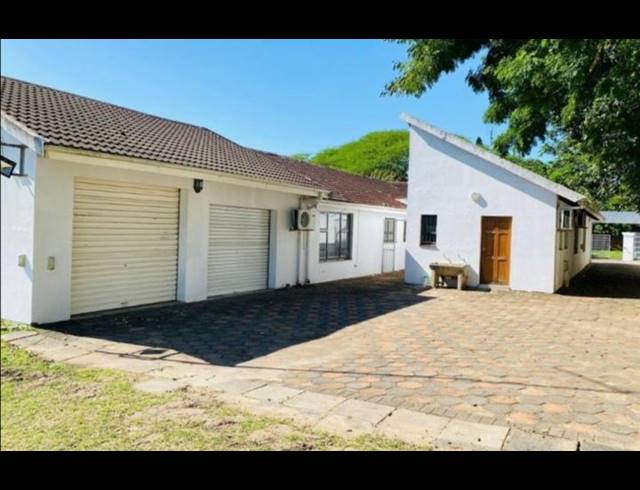 4 BEDROOM HOUSE FOR SALE IN MEER EN SEE